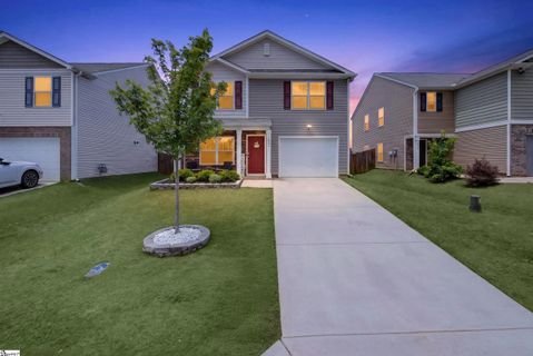 1221 Canter Place active home in Paddock Point, Roebuck, SC