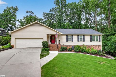 308 Holly Park Lane pending home in Holly Tree Plantation, Simpsonville, SC