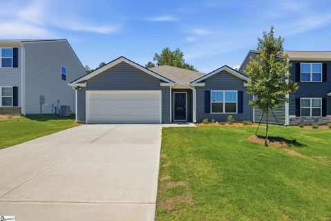 302 Roocroft Court active home in Cedar Gap, Fountain Inn, SC