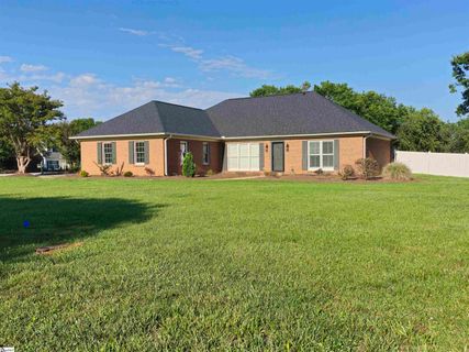 Homes in Sedgefield, Moore