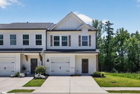111 Grey Oak Trail active home in Branchwood, Greer, SC