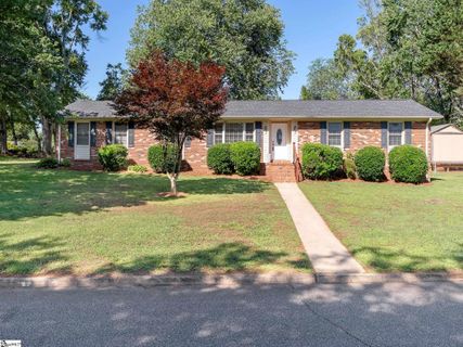 13 Elkhorn Drive pending home in Mountain Shadow, Greenville, SC