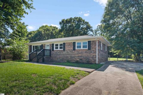 105 Abbotsford Drive active home in Bellingham, Simpsonville, SC