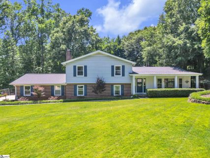 2803 Woodridge Drive
