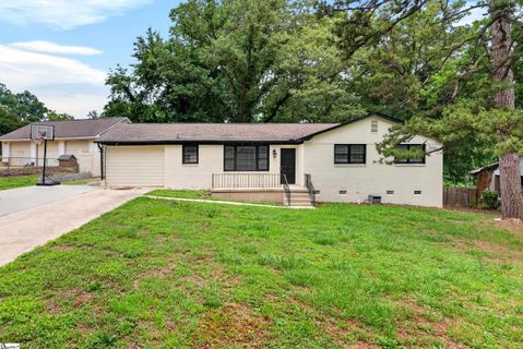 1 Woodleigh Drive active home in Colonial Hills, Taylors, SC