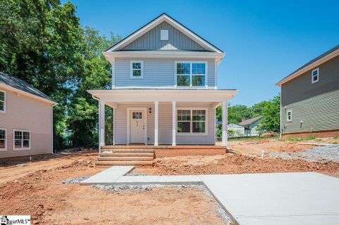 672 Saxon Avenue