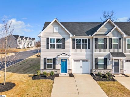 901 Leyburn Lane active home in Creekstone Villas, Greenville, SC