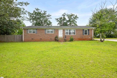 308 Sylvia Road pending home in Kingsberry Park, Easley, SC