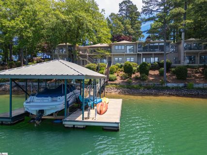 Homes in Keowee Key, Salem