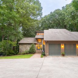 122 Paradise Circle