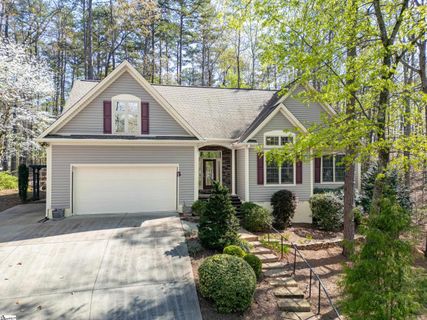 3 Halyard Way active home in Keowee Key, Salem, SC