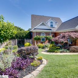 203 Greenview Circle