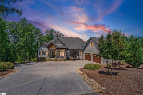 559 Leaning Pine Trail