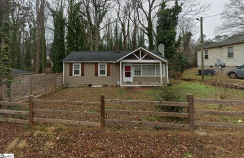 8 Pasadena Avenue active home in Pleasant Valley, Greenville, SC