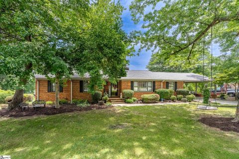 15 Ravensworth Road pending home in Brook Glenn Gardens, Taylors, SC
