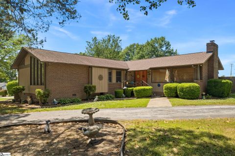 102 Tollgate Court active home in The Cedars, Simpsonville, SC