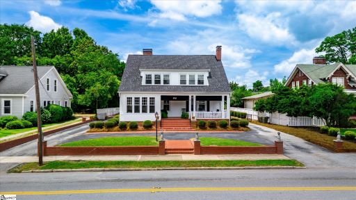 602 S Broad Street active home in College View, Clinton, SC