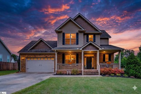 159 Rockcrest Drive pending home in Rockcrest Woods, Taylors, SC