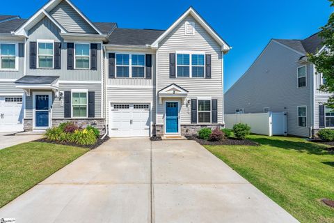 607 Cresslyn Court active home in Creekstone Villas, Greenville, SC