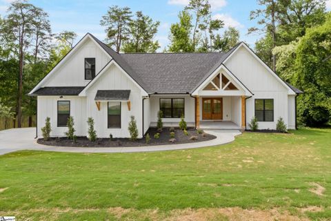 Homes in Rolling Acres, Taylors