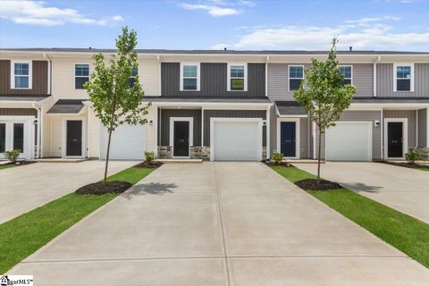 195 Randwick Lane pending home in Gardner Heights, Greer, SC