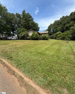 123 Shallowford Road pending home in Whispering Pines, Easley, SC