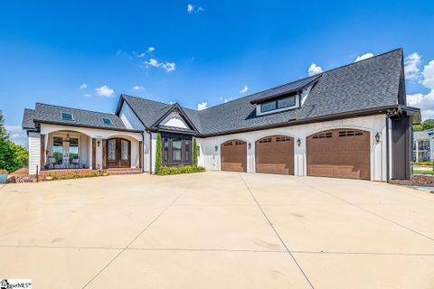 Homes in Stillwaters Of Lake Robinson, Taylors