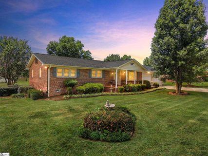 2016 Evergreen Drive pending home in Springfield, Boiling Springs, SC