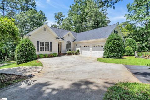 1017 Cove Circle active home in Stone Creek Cove, Anderson, SC