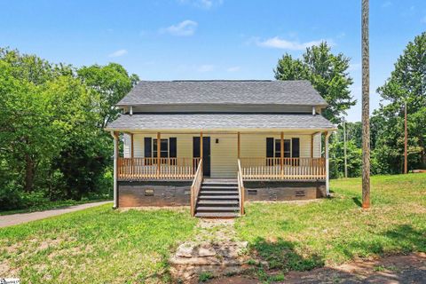 586 Hickory Drive
