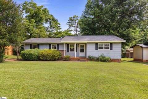 111 Faunawood Drive active home in Westwood, Simpsonville, SC