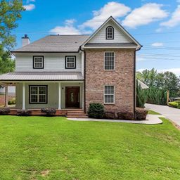 204 Crestwood Drive
