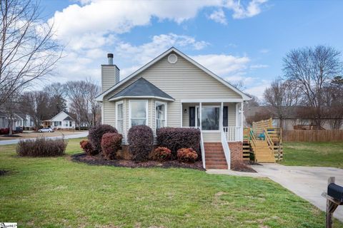 401 Fairdale Drive active home in Dunwoody Oaks, Simpsonville, SC