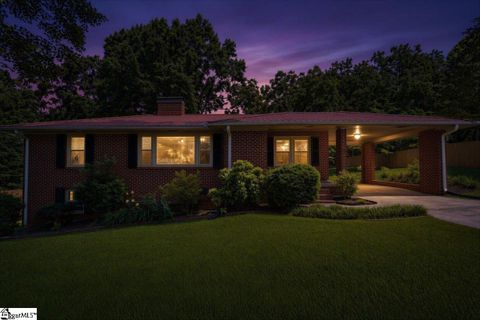 103 Autumn Drive active home in Tanglewood, Greenville, SC