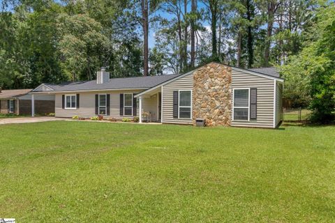 206 Aberdeen Lane pending home in Pine Forest, Spartanburg, SC