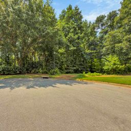 6 Peters Creek Court