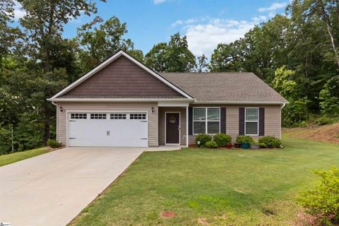 136 N Forest Circle
