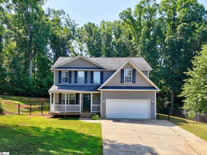 107 Lochenshire Place active home in Crestland, Belton, SC