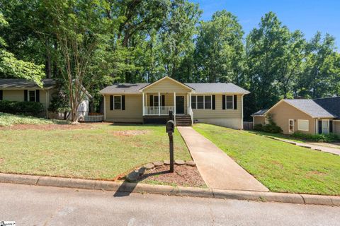 210 Saratoga Drive pending home in Canebrake, Greer, SC