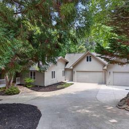 12 Lookout Lane