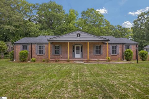 104 Arrowood Lane