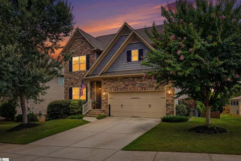 124 Raven Falls Lane active home in Ravenwood, Simpsonville, SC