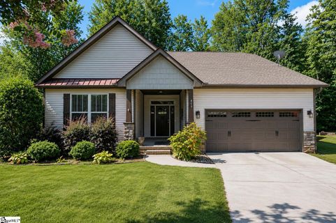 409 Trillium Creek Court active home in Edgebrook, Travelers Rest, SC