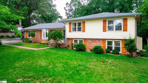 Homes in Canterbury Hills, Greenville