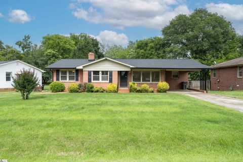 Homes in Oak Crest, Greenville