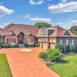 15 Fox Hunt Lane