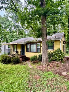106 Prancer Avenue pending home in Pleasant Valley, Greenville, SC