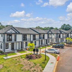 9 Hawthorne Lane Unit 102