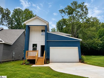 112 Hillcrest Circle