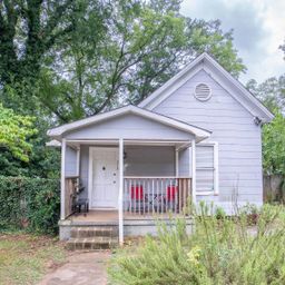 213 Colonial Avenue